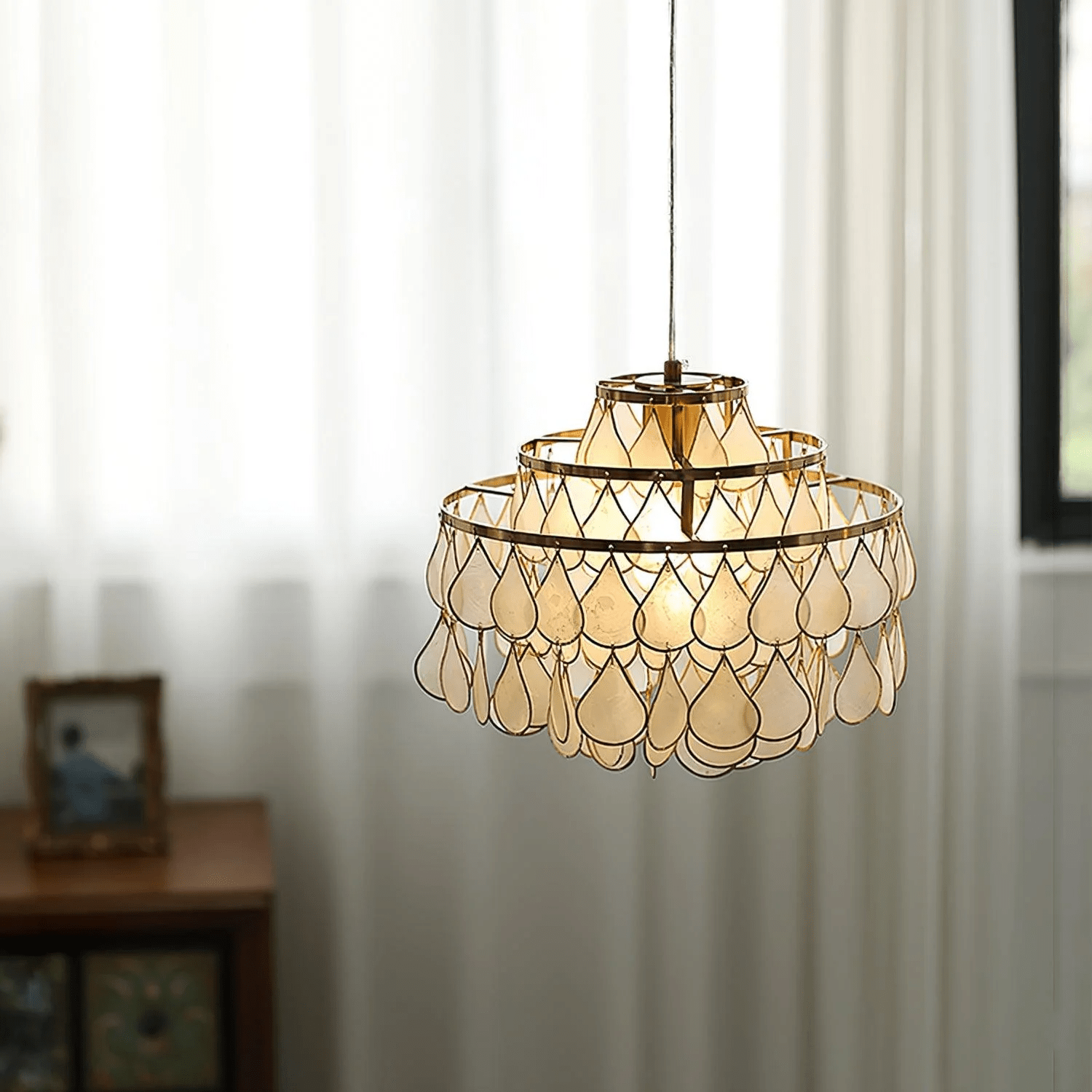 Teardrops Shell Chandelier - Blowlighting