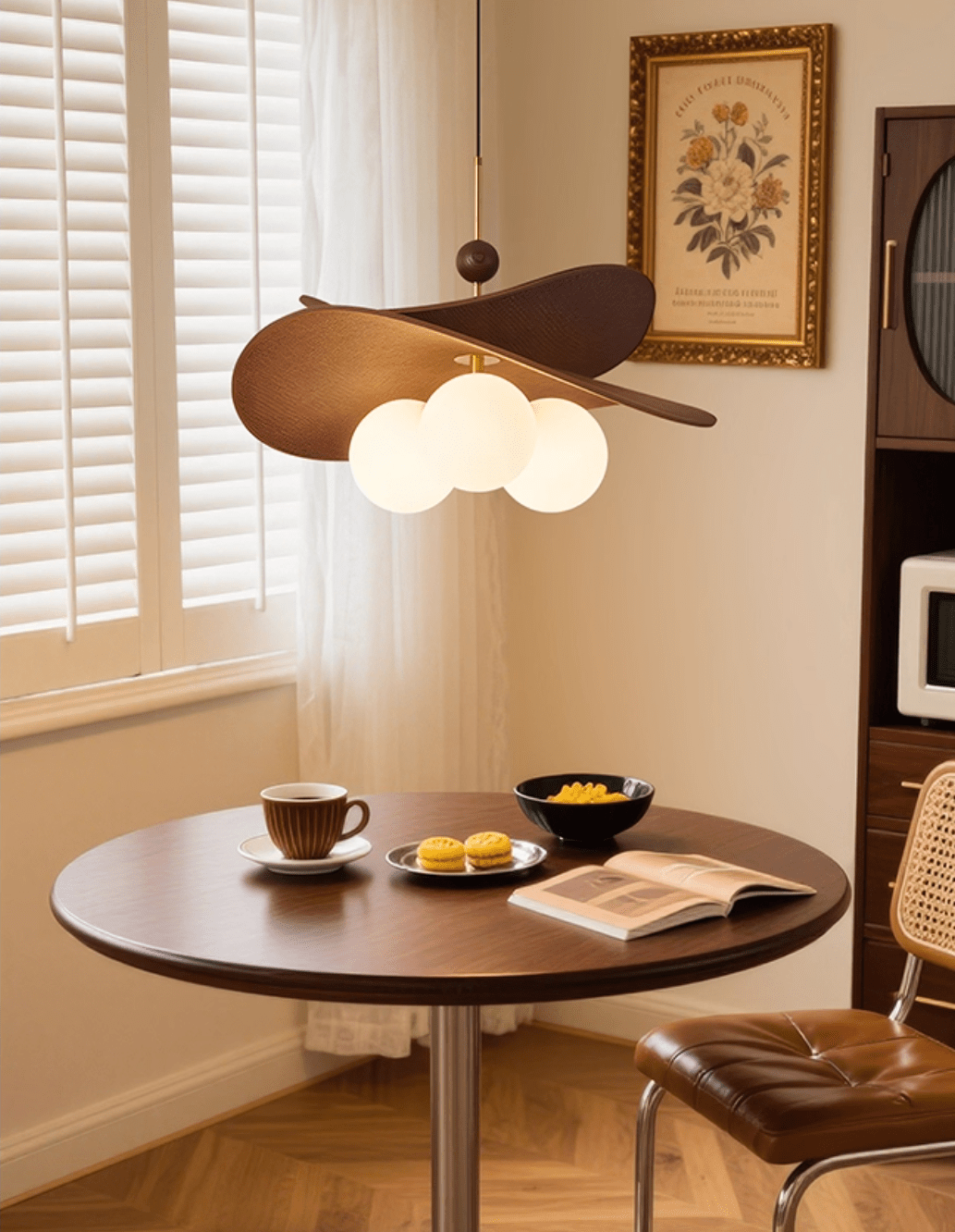 Brill Lustre Vintage Moderne Bloom Petals