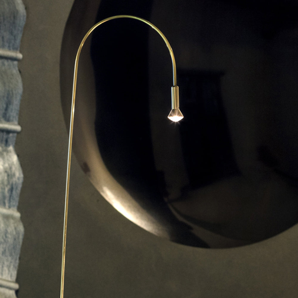 Arisha Linéaire Moderne LED Lampadaire Doré Or Métal/Acrylique Extérieur