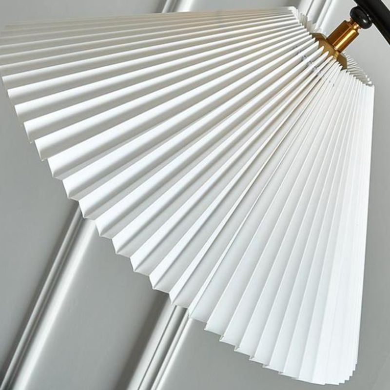 Muto Lampadaire Plissé Vintage, Métal/Tissu, Bois/Noyer, Salon