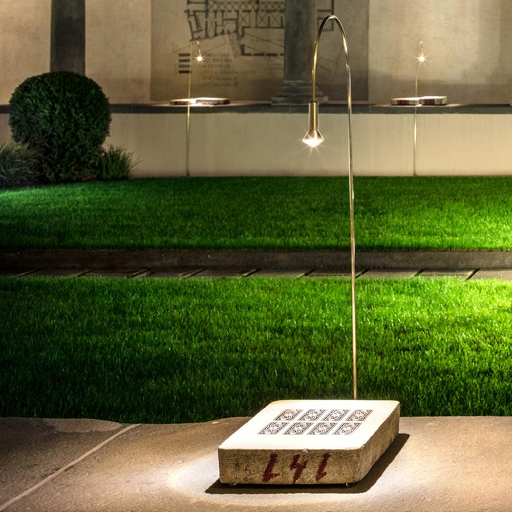 Arisha Linéaire Moderne LED Lampadaire Doré Or Métal/Acrylique Extérieur