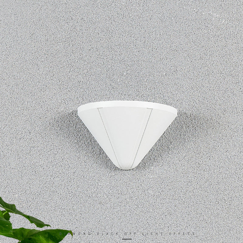Ray Applique Murale Triangulaire Moderne, Métal/Acrylique, Blanc/Noir, Extérieur