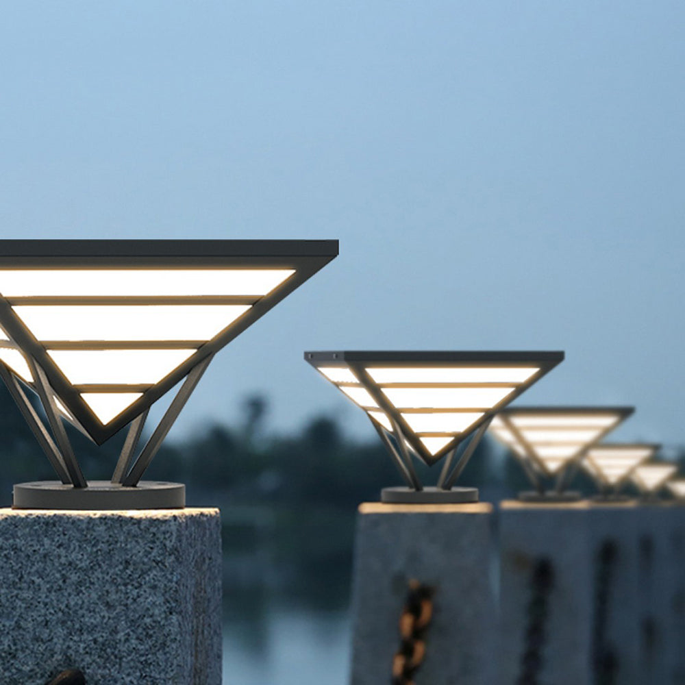 Ray Lampe de Poteau Triangle Moderne, Métal, Noir/Blanc, Jardin
