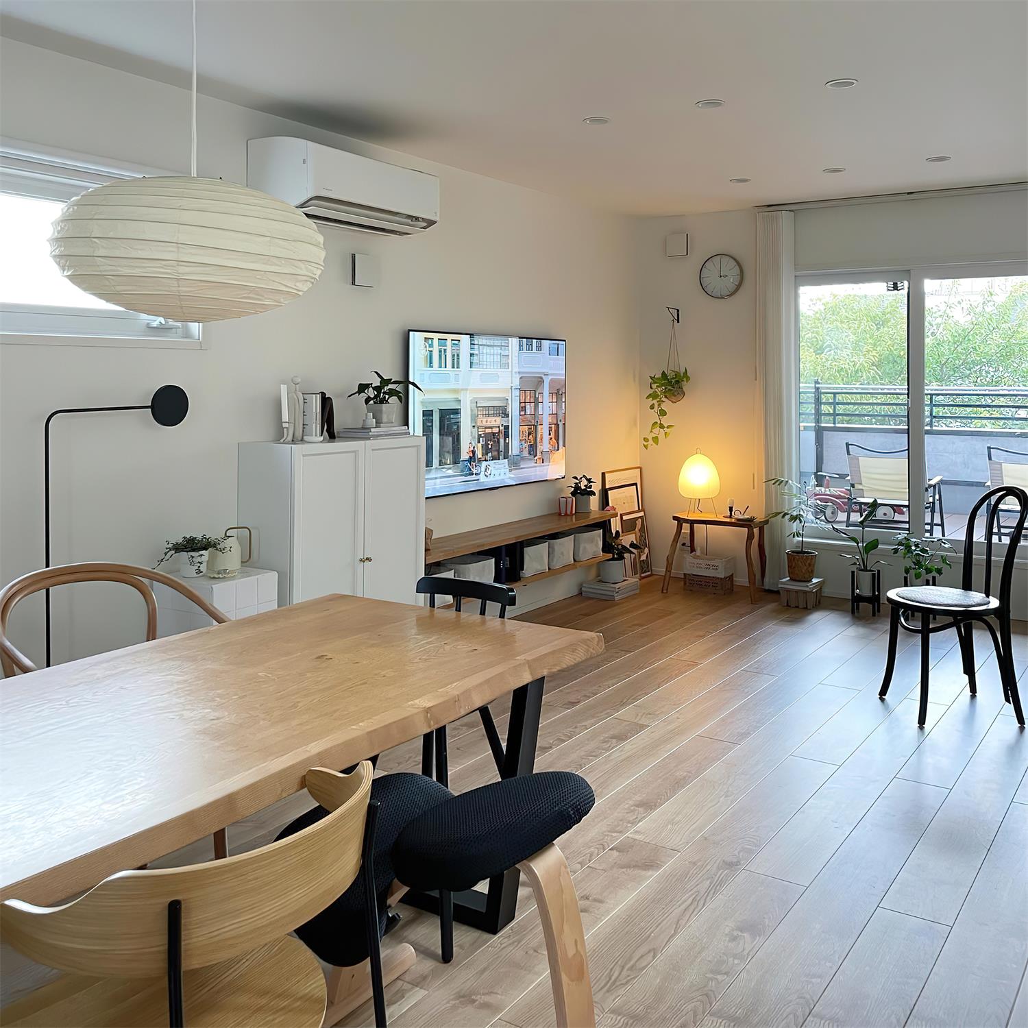 Akari 50EN Pendant Lamp Washi Paper Sphere - Letslighting