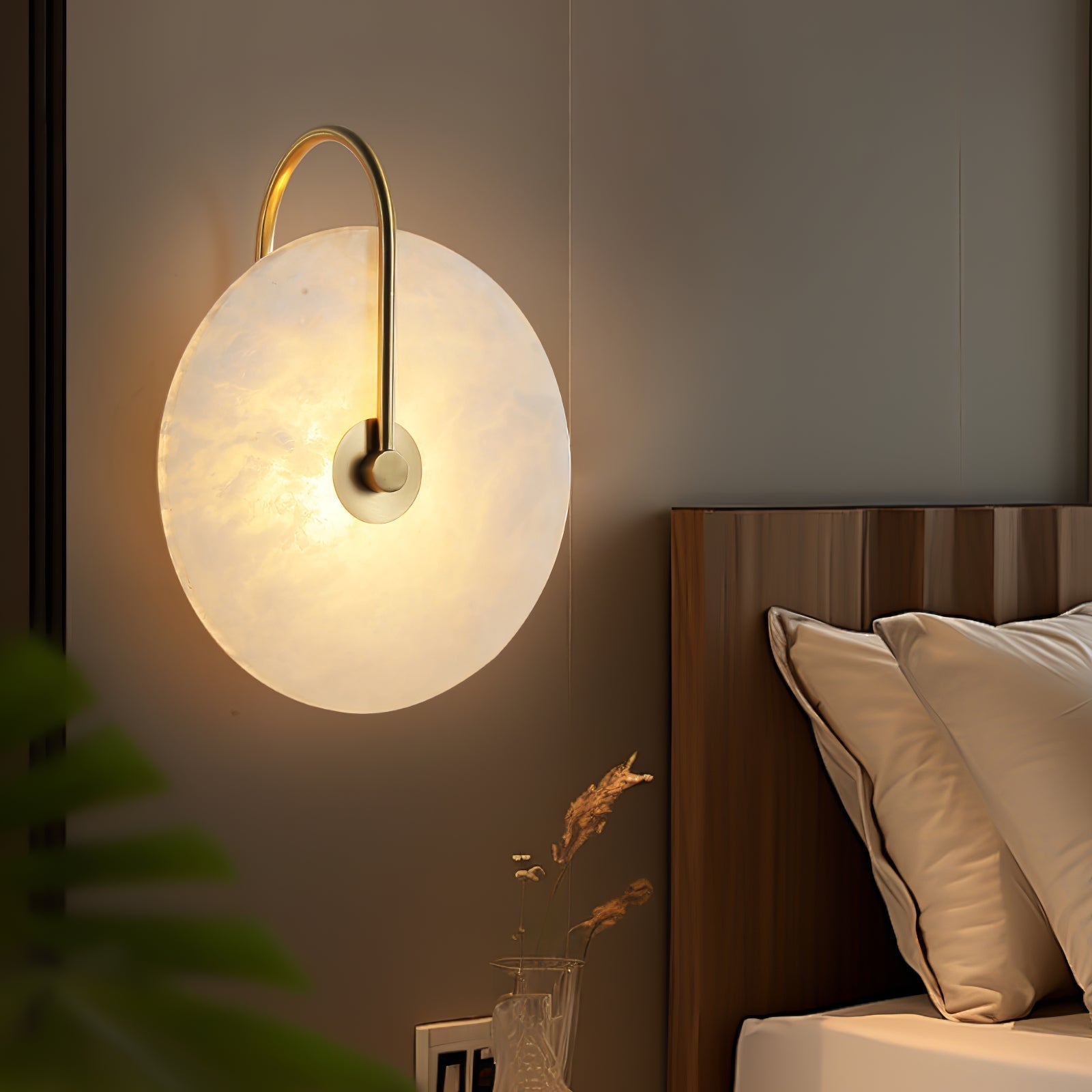 Elaris Alabaster Globe Wall Lamp - Blowlighting