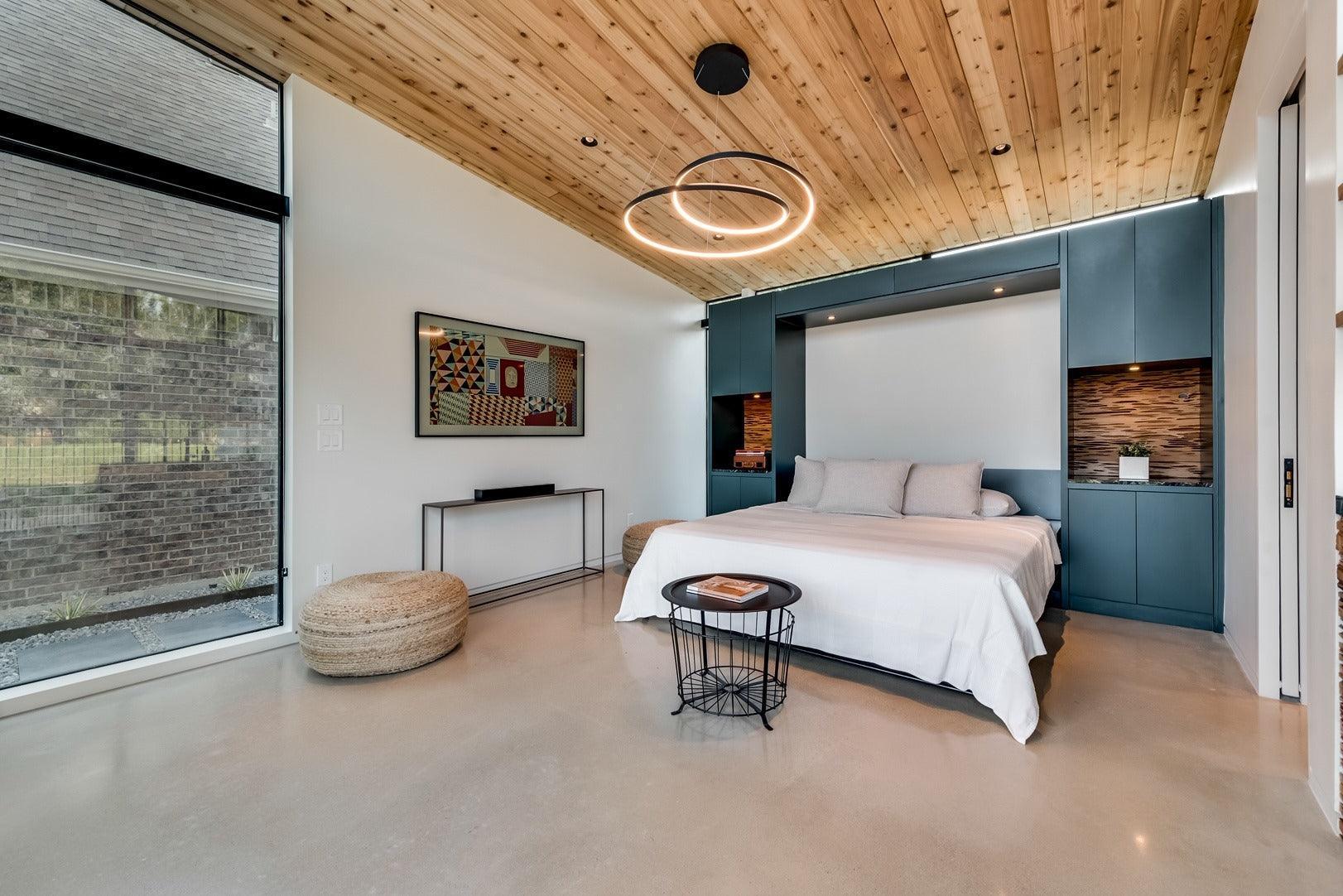 Ampersand Chandelier - Blowlighting