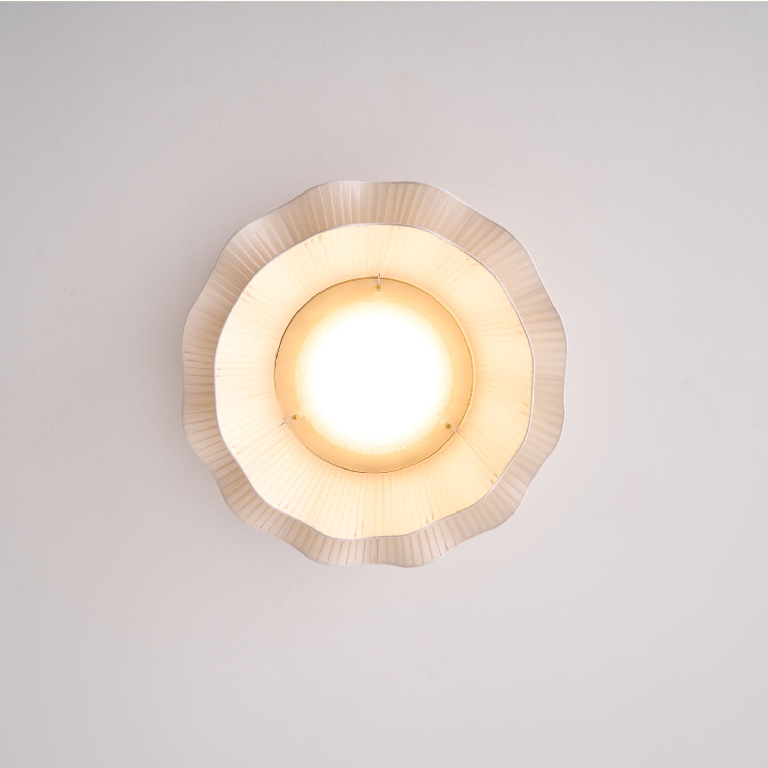 Arwen Fabric Wave Ceiling Lamp - Blowlighting