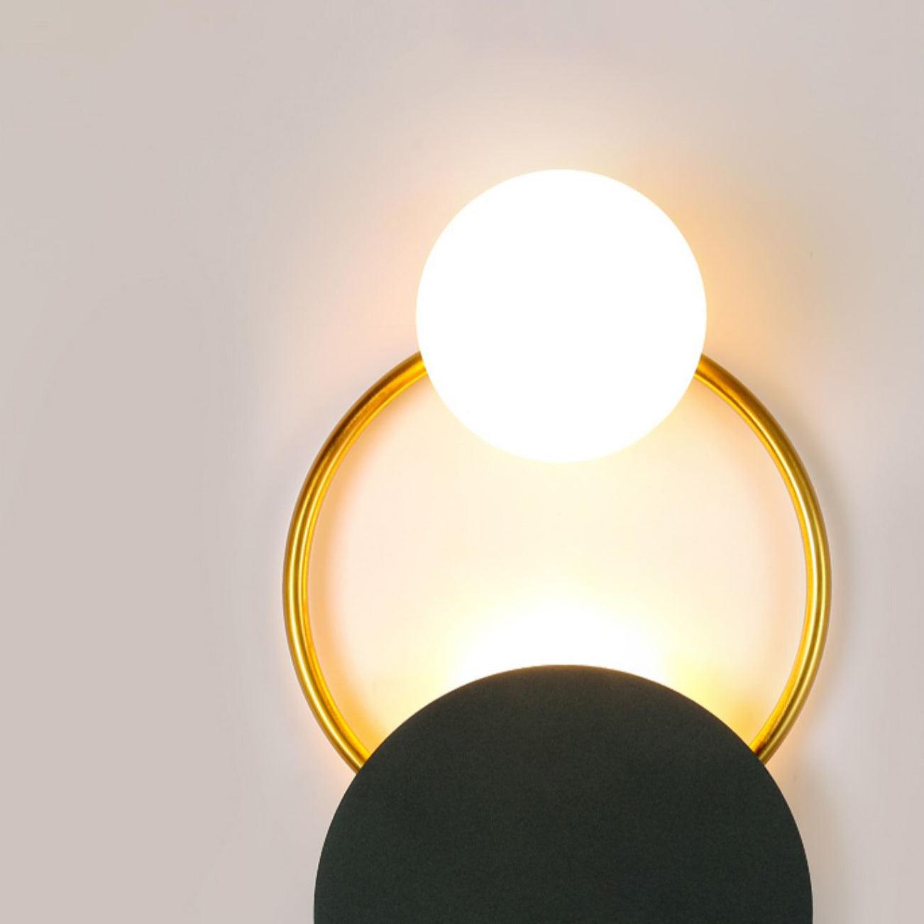 Arisha Applique Murale LED Moderne à Triple Anneau, Métal/Verre, Noir/Or, Chambre à Coucher