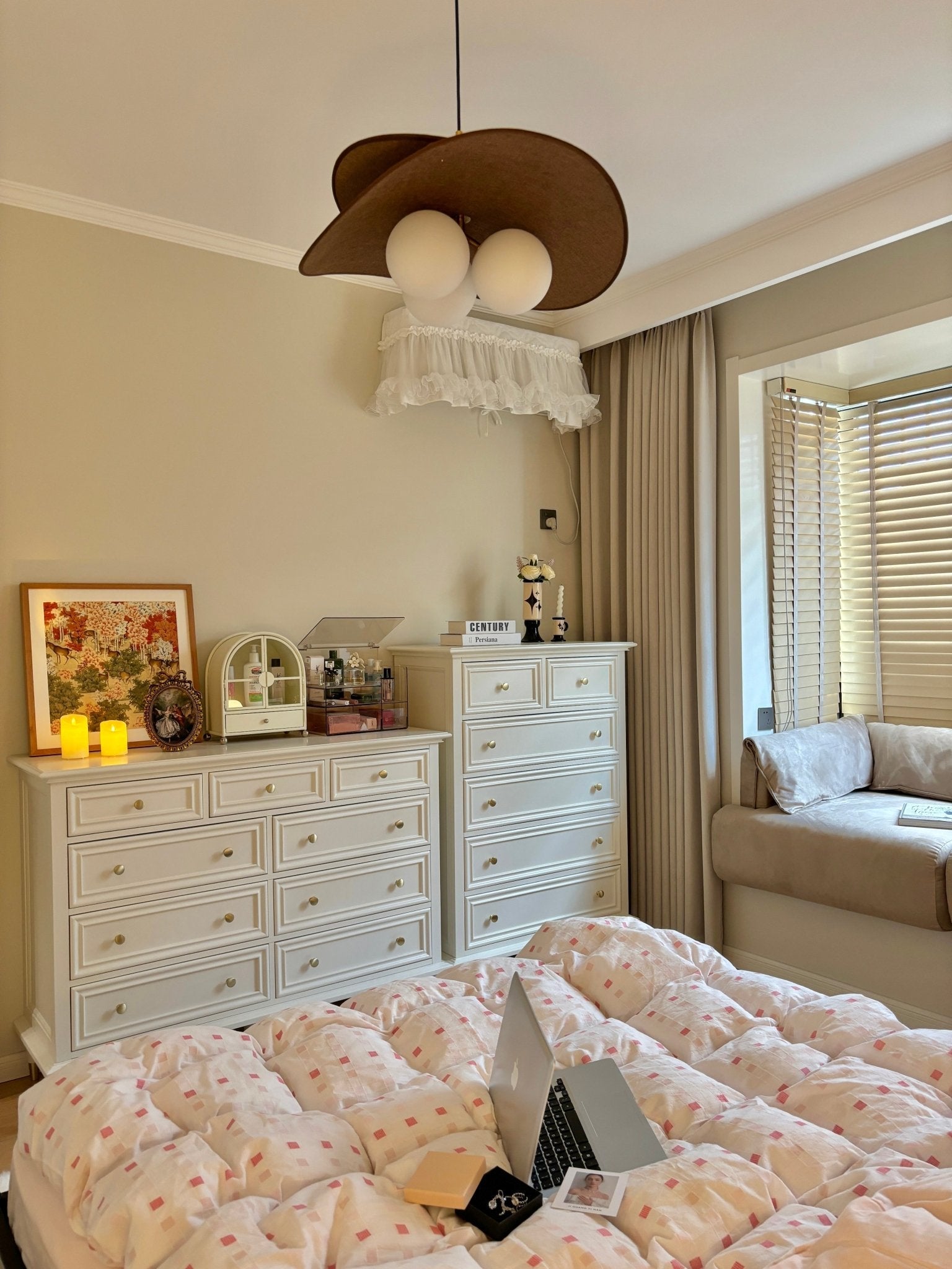 Brill Lustre Vintage Moderne Bloom Petals