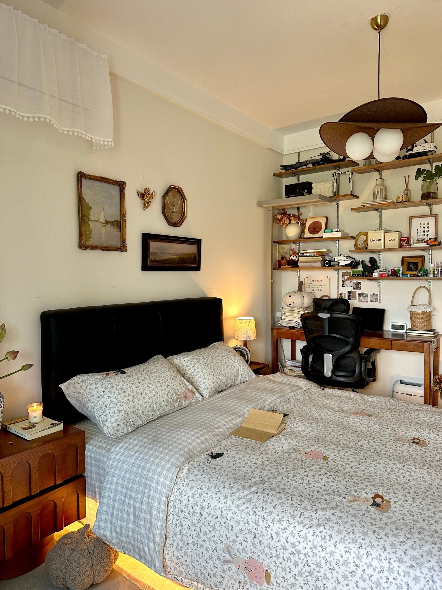 Brill Lustre Vintage Moderne Bloom Petals