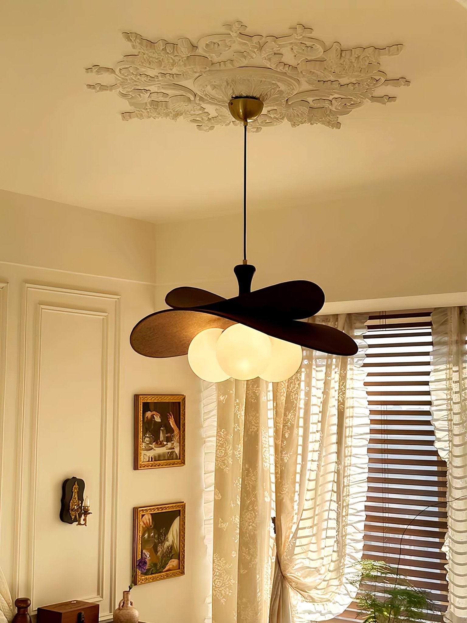 Brill Lustre Vintage Moderne Bloom Petals