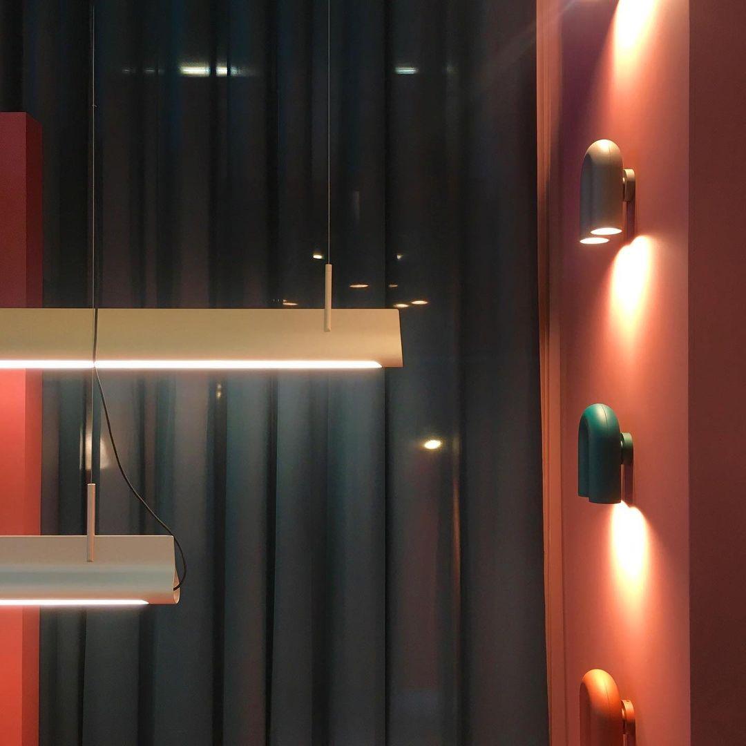 Aria Arc Minimaliste LED Applique Murale Noir Rouge Bleu