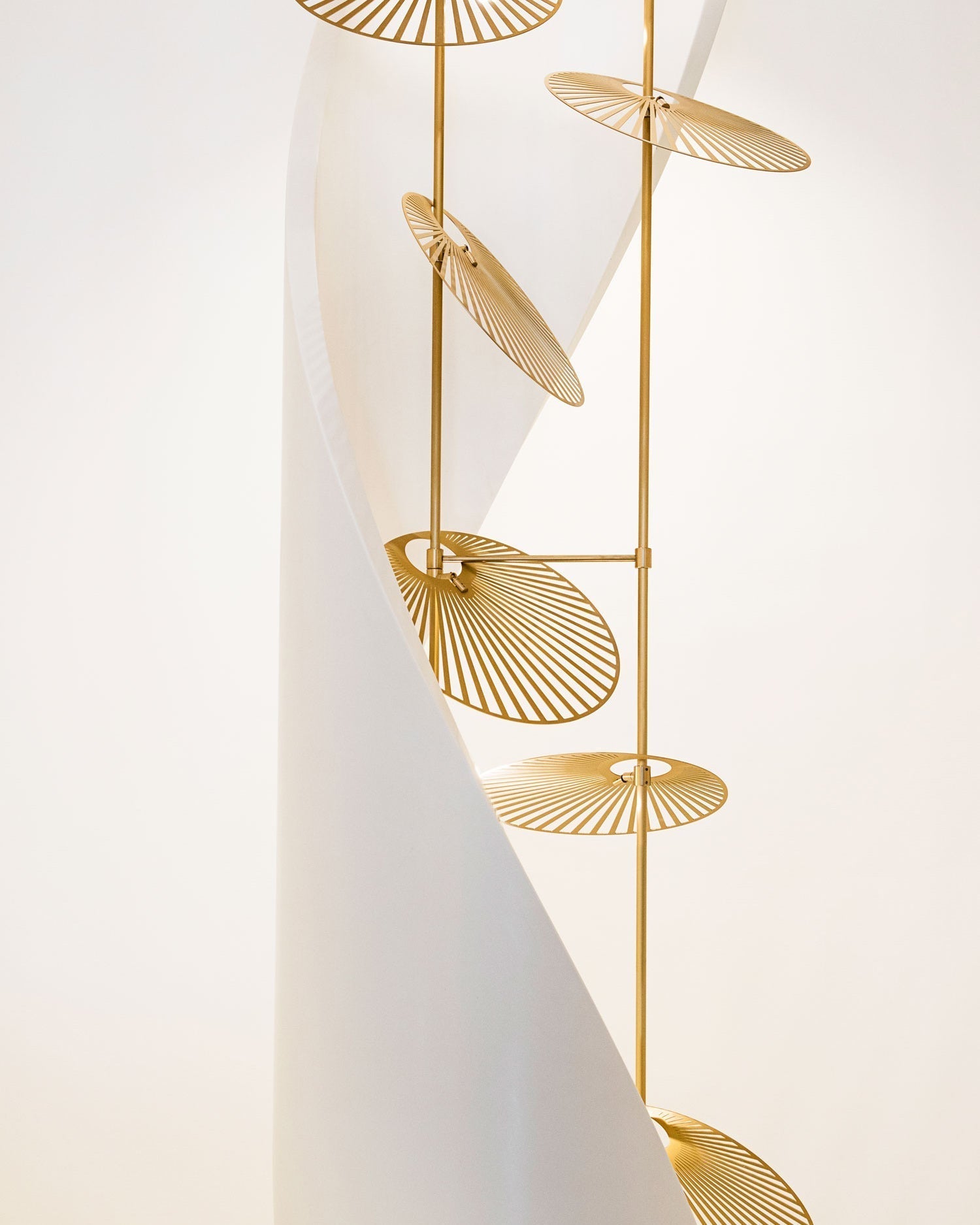 Odoraris Luxury Leaf Chandelier - Blowlighting