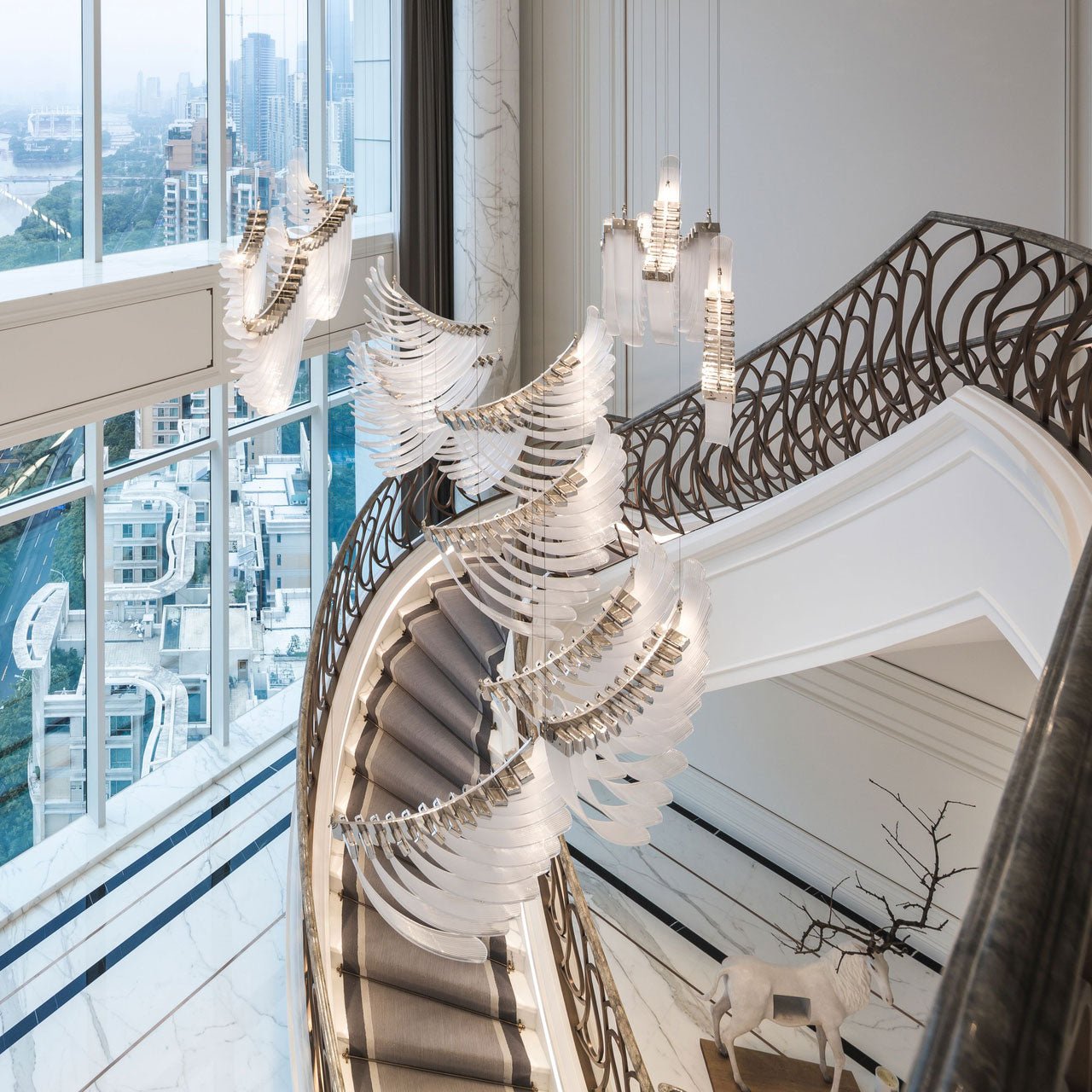 Eurrinia Glass Wing Cluster Chandelier - Blowlighting