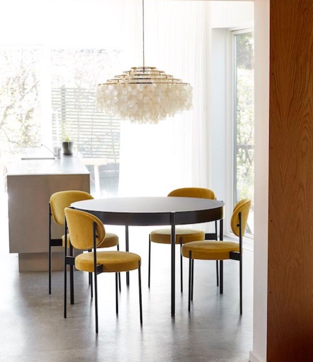 Round Shell Chandelier - Blowlighting