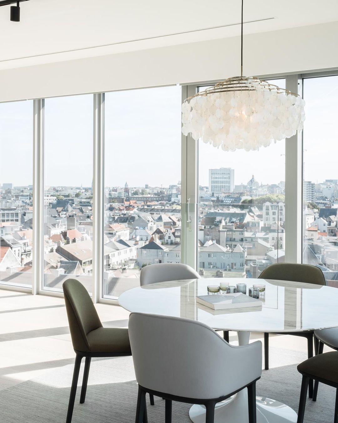 Round Shell Chandelier - Blowlighting