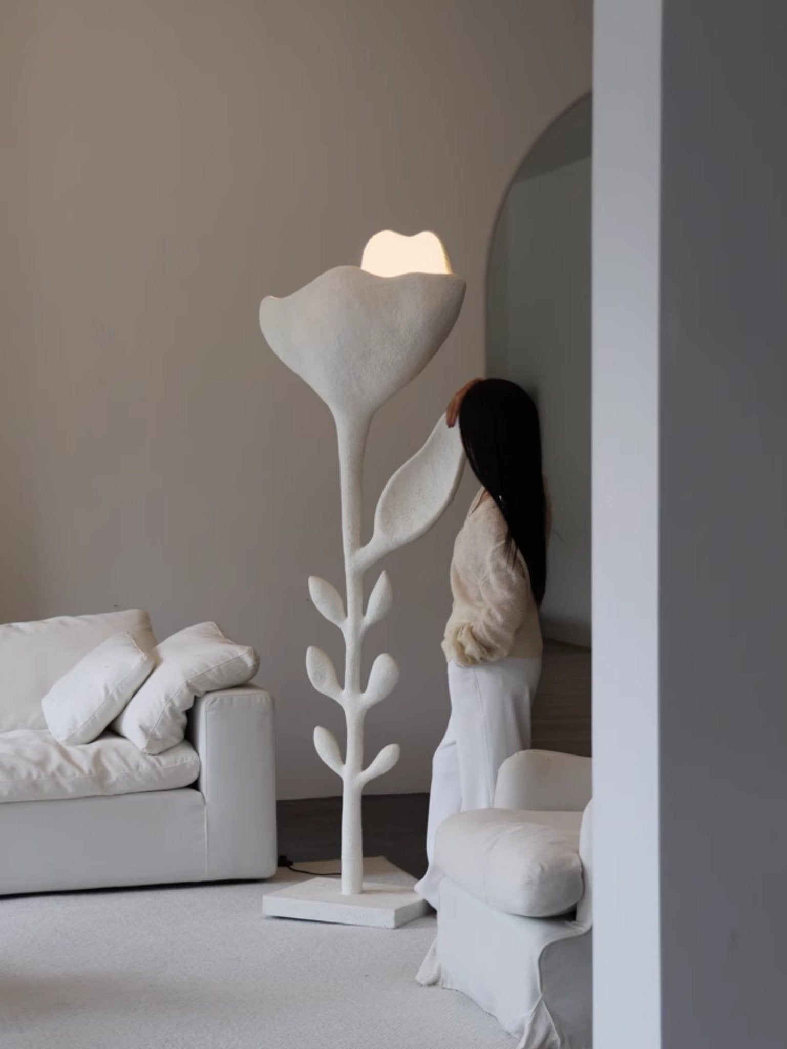 Brilo Lampadaire Élégant en Fibre de Verre Florae
