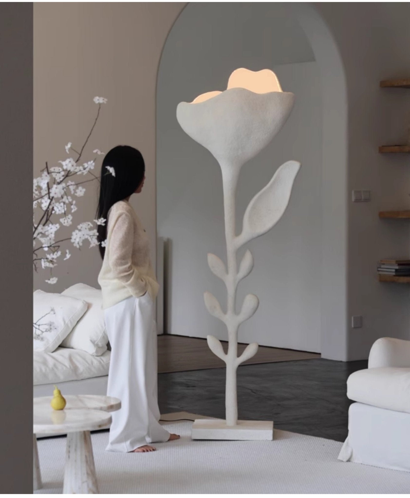 Brilo Lampadaire Élégant en Fibre de Verre Florae