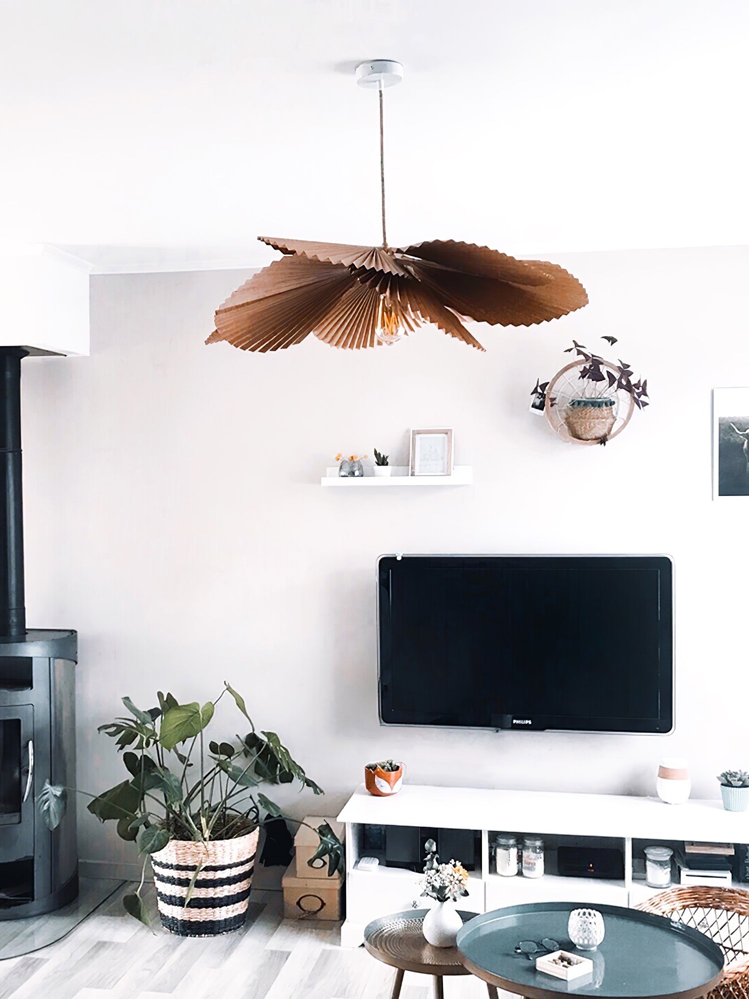 Folded Leaf Lotus Pendant Lamp - Blowlighting