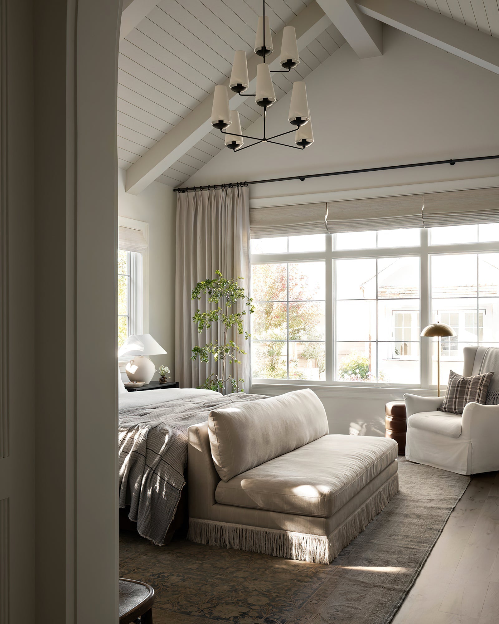 Fontaine Vertical Chandelier - Blowlighting