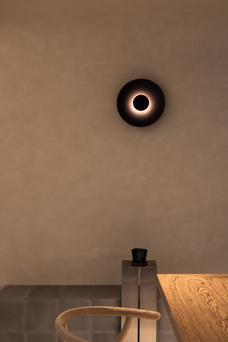 Ginger Modern Minimalist Round Metal Wall Lamp - Blowlighting
