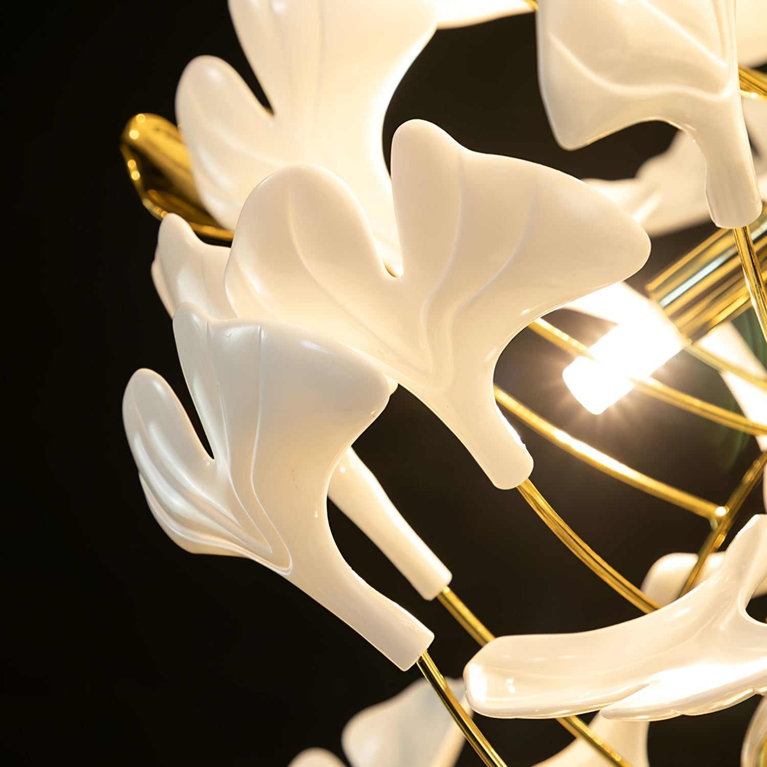 Ilvyniel Gingko Chandelier - Blowlighting