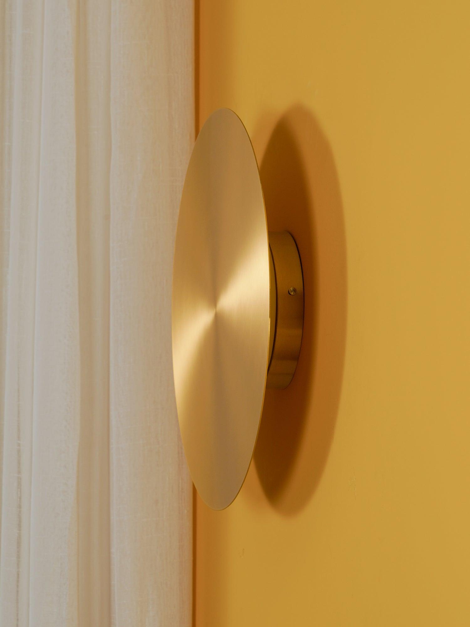 Tivral Brass Minimalist Wall Lamp - Letslighting