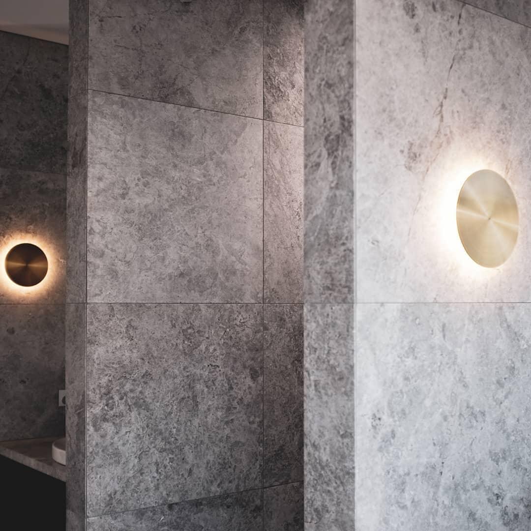 Tivral Brass Minimalist Wall Lamp - Letslighting