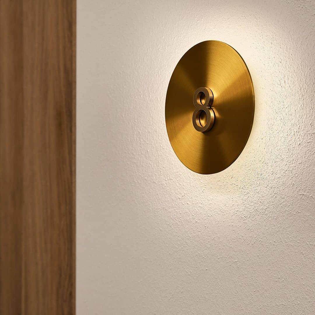 Tivral Brass Minimalist Wall Lamp - Letslighting