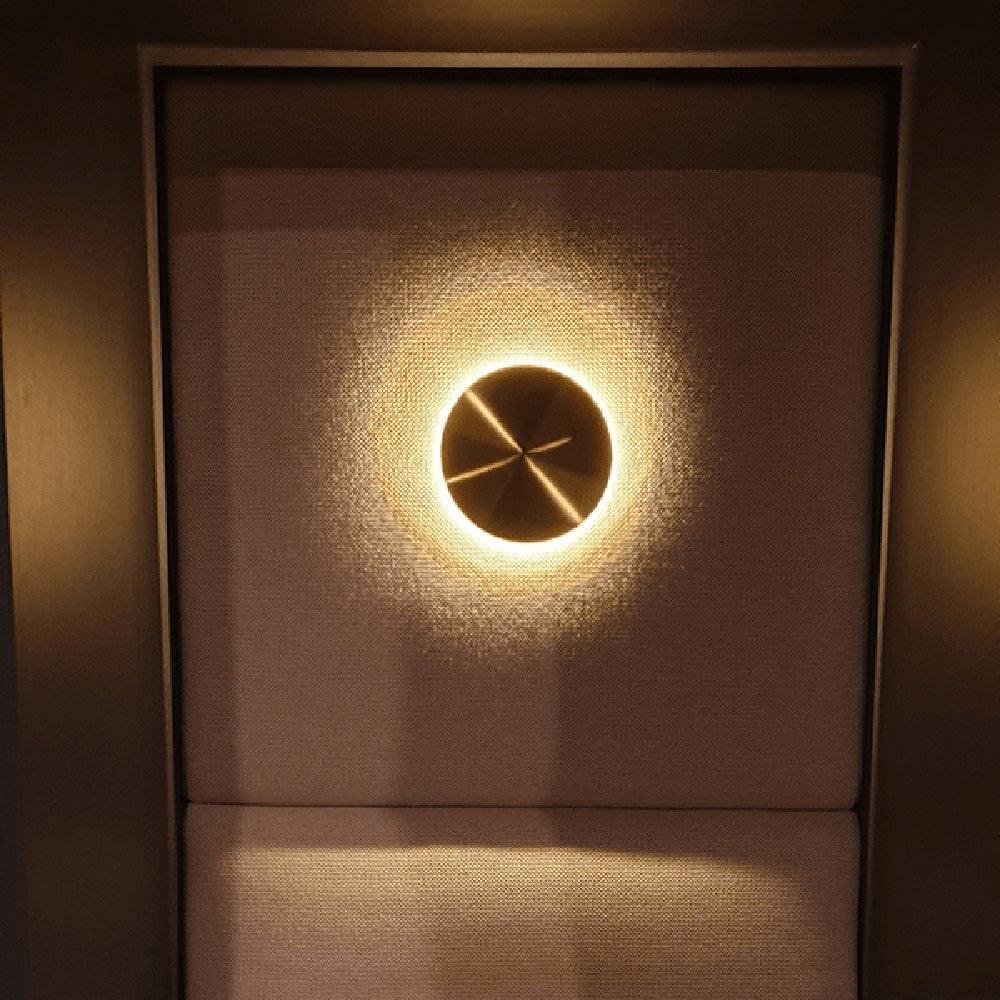Tivral Brass Minimalist Wall Lamp - Letslighting