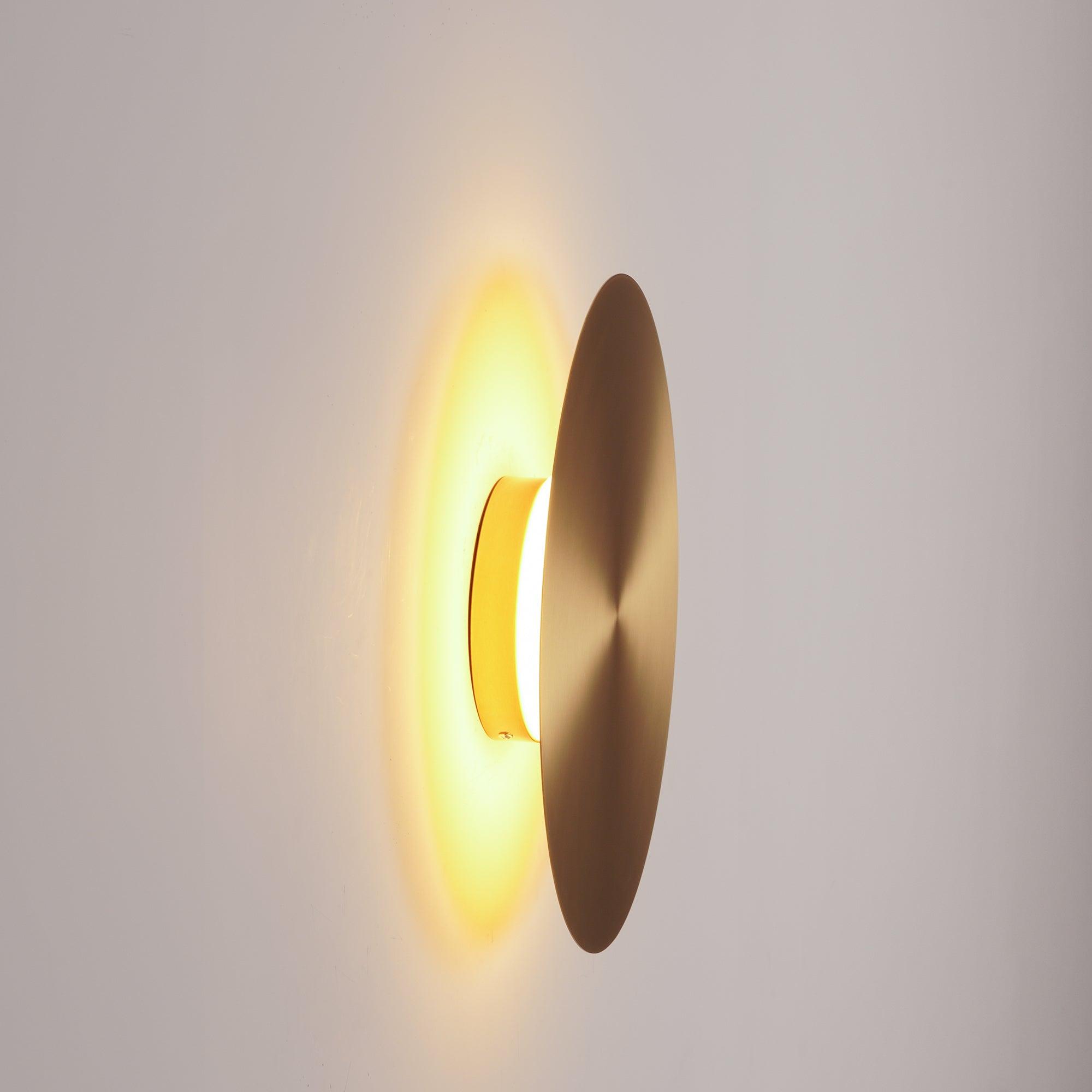 Tivral Brass Minimalist Wall Lamp - Letslighting