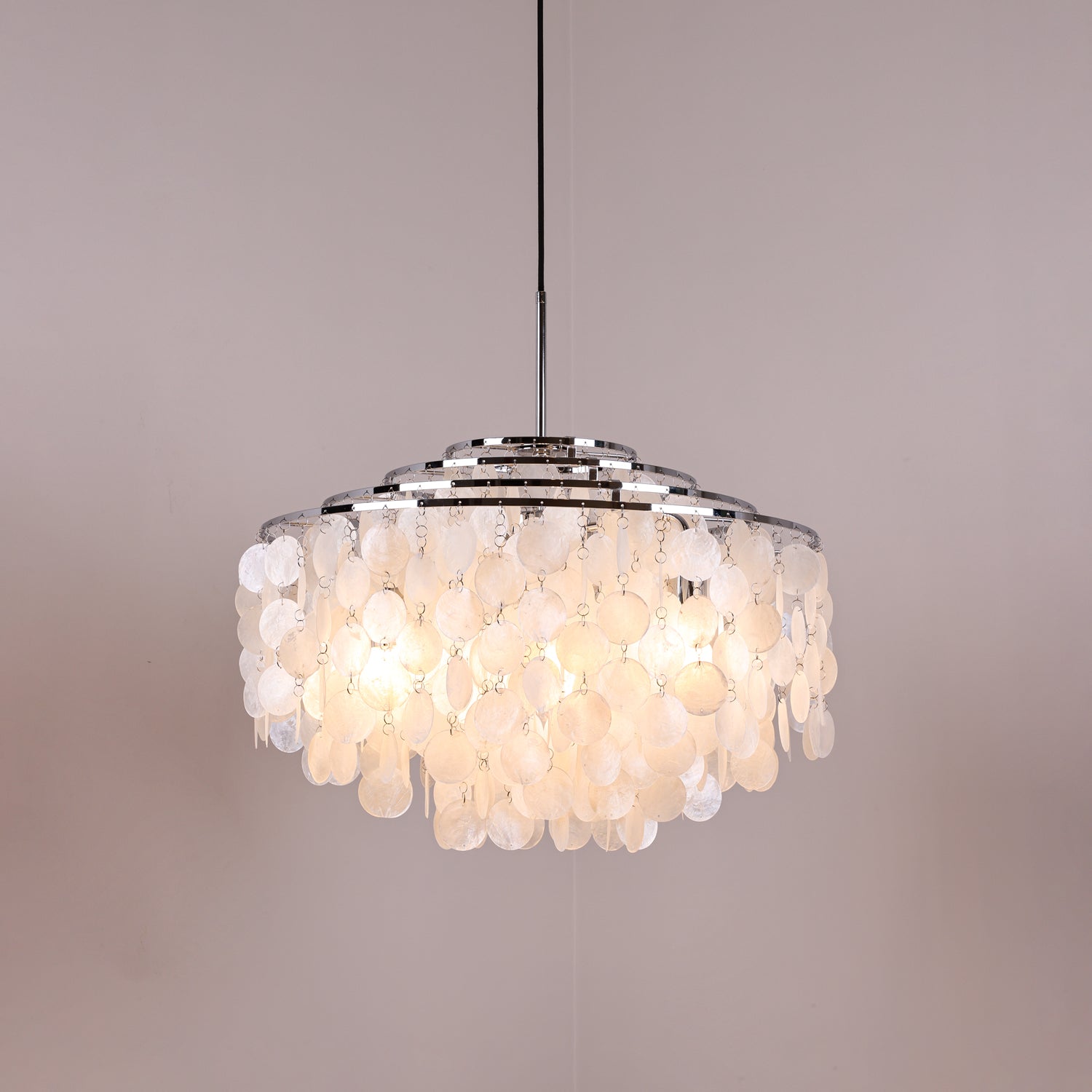 Round Shell Chandelier - Blowlighting