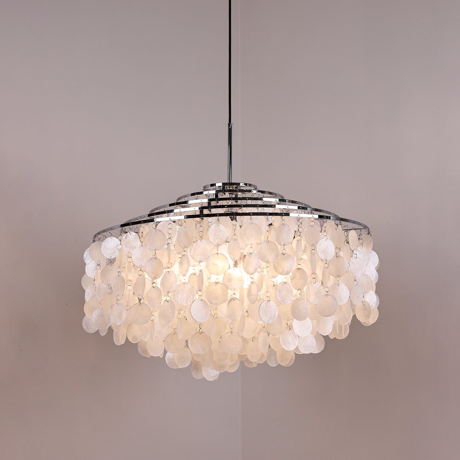 Round Shell Chandelier - Blowlighting