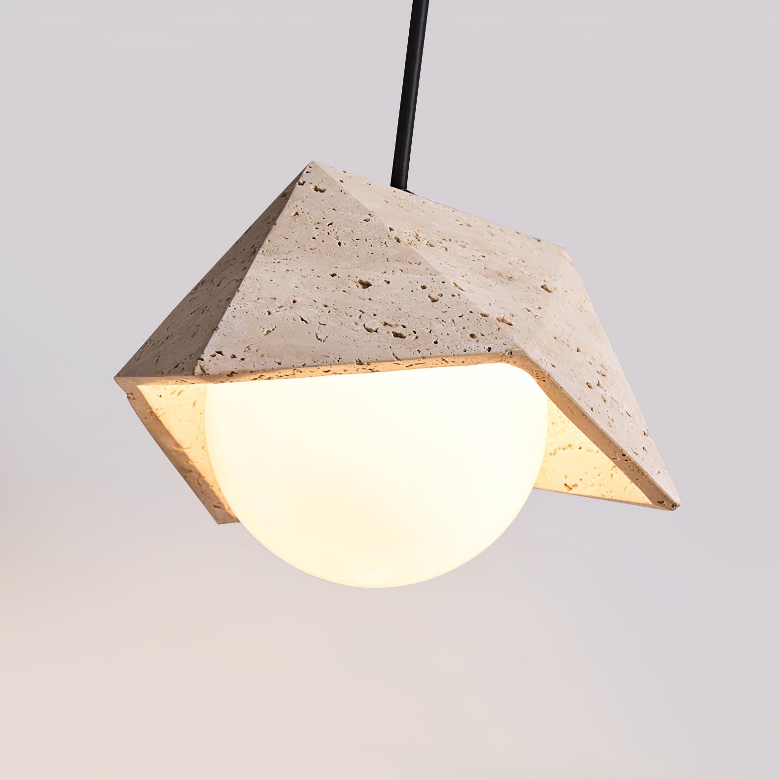 Kaelo Suspension Minimaliste en Travertin