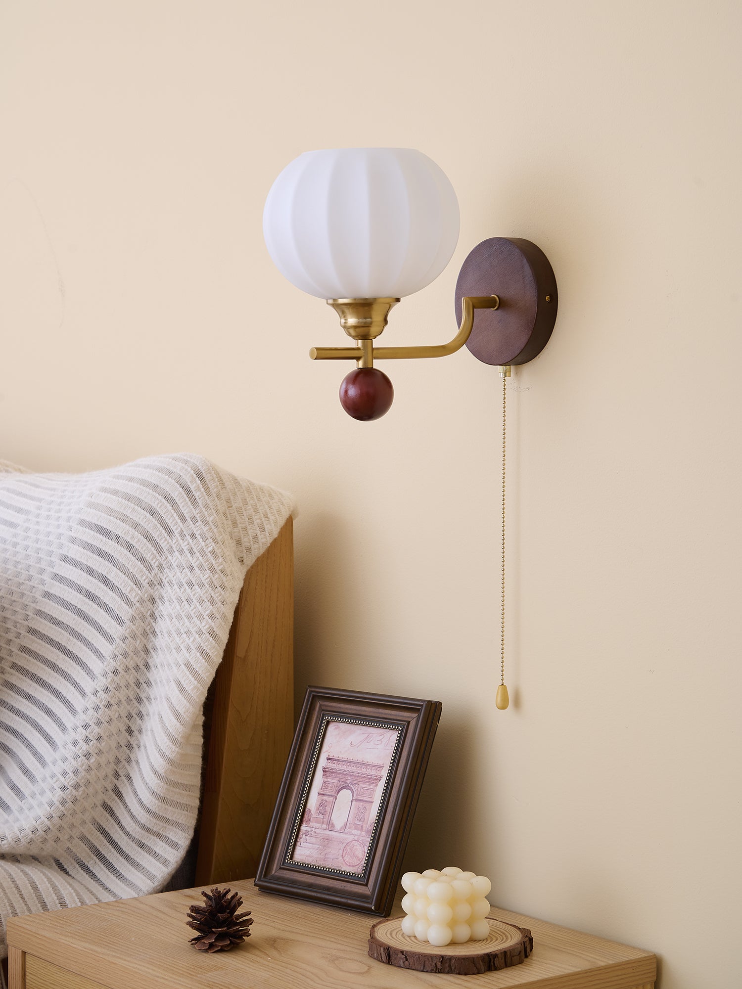 Lumea Crest Wall Lamp - Blowlighting
