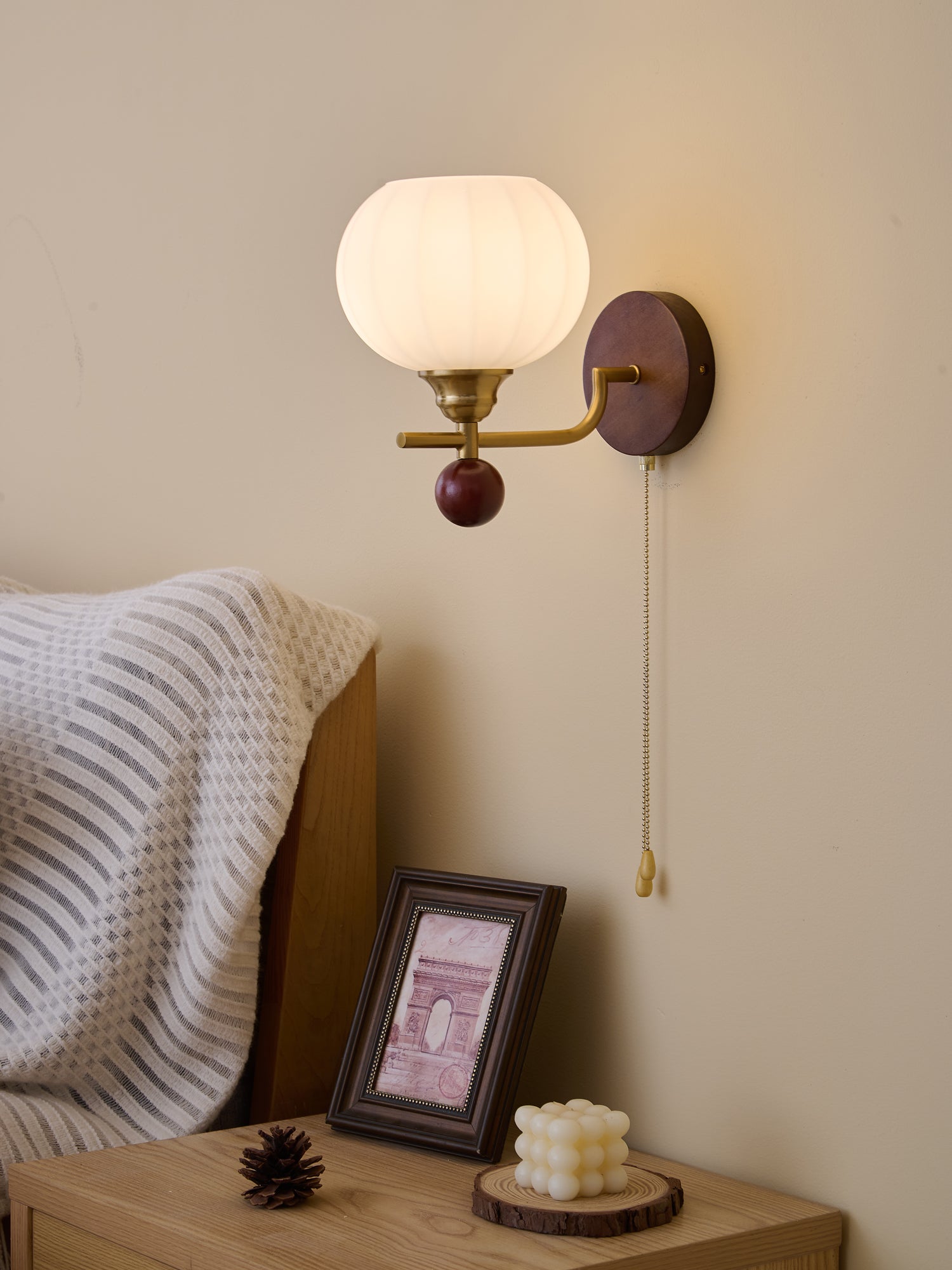 Lumea Crest Wall Lamp - Blowlighting