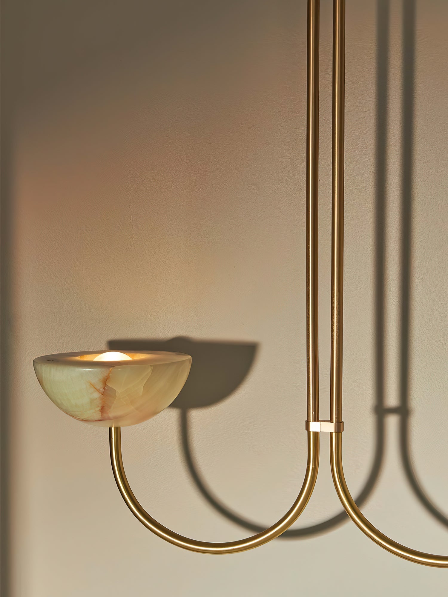 Lunaris Suspension Minimaliste en Albâtre