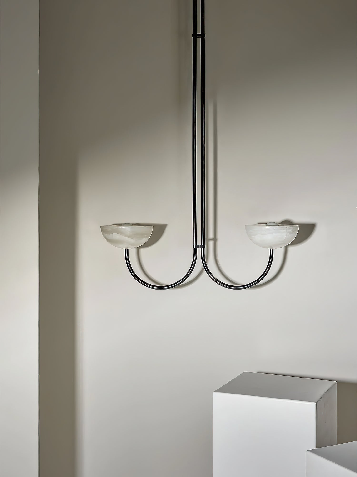 Lunaris Suspension Minimaliste en Albâtre