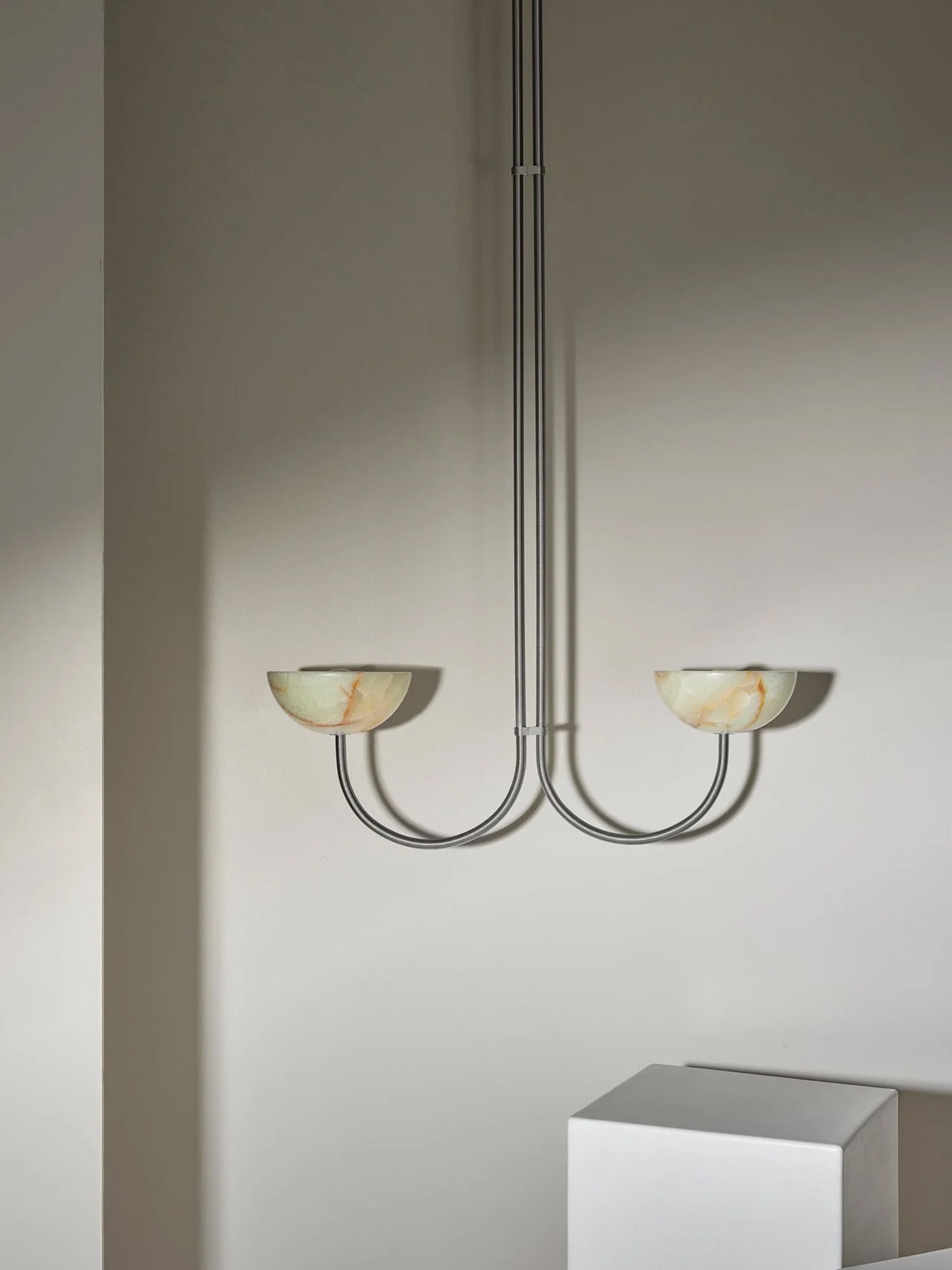 Lunaris Suspension Minimaliste en Albâtre