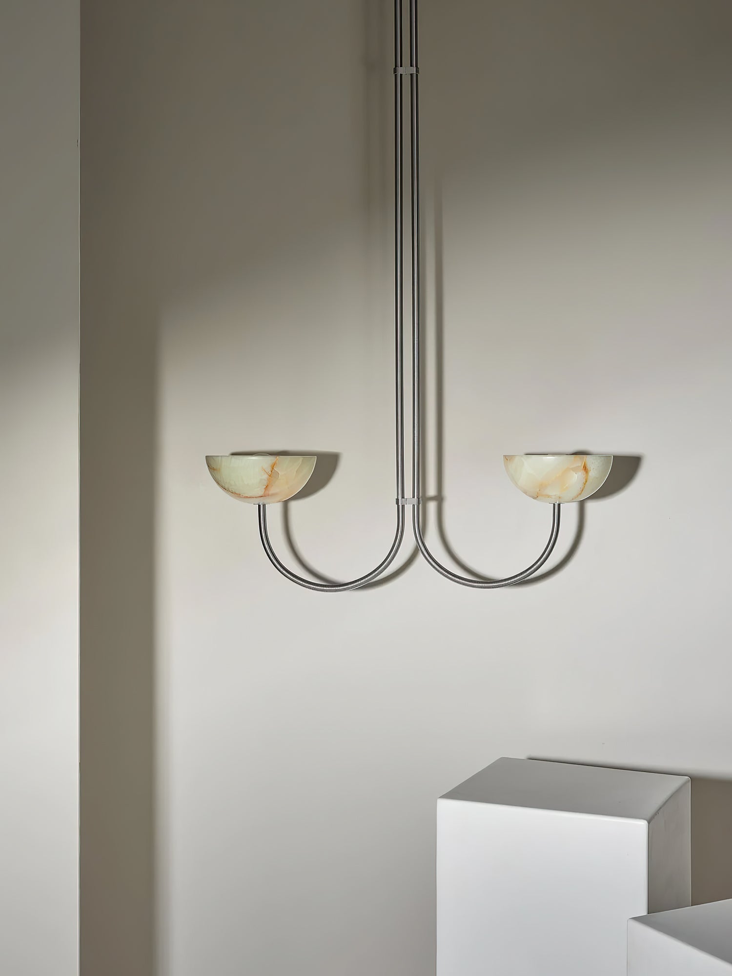 Lunaris Suspension Minimaliste en Albâtre