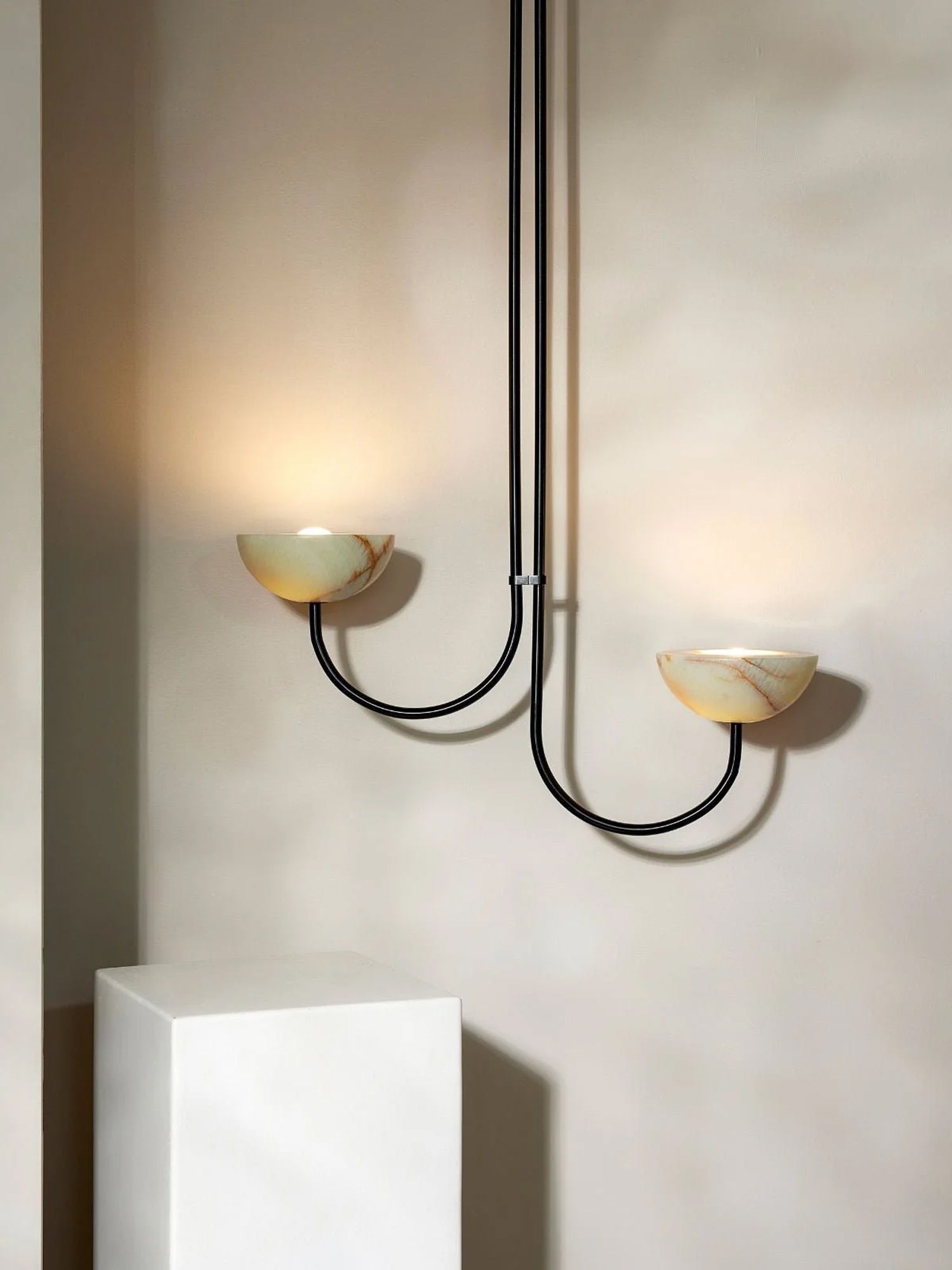 Lunaris Suspension Minimaliste en Albâtre