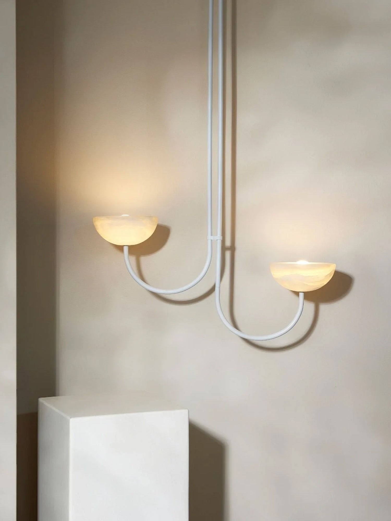 Lunaris Suspension Minimaliste en Albâtre