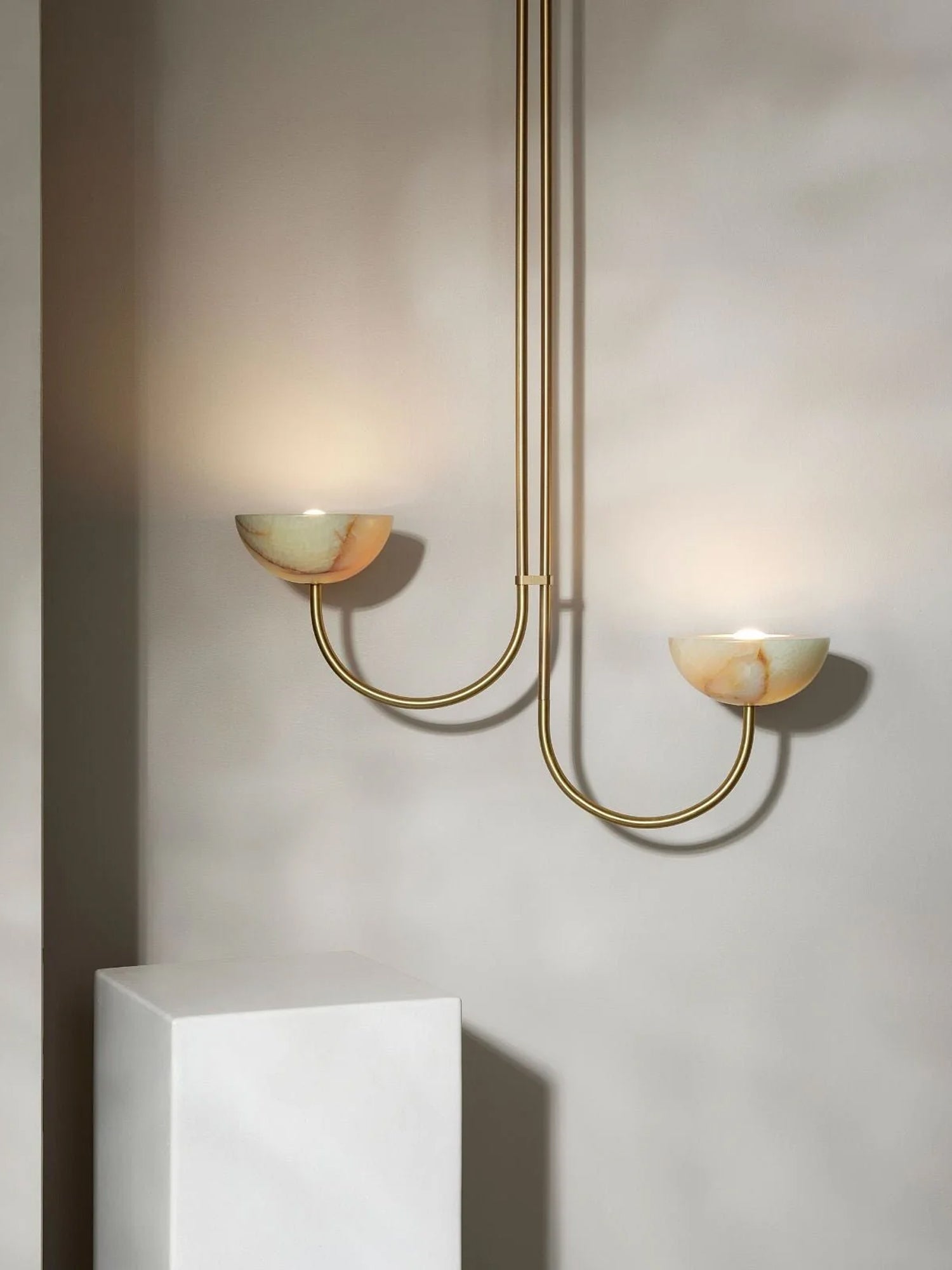 Lunaris Suspension Minimaliste en Albâtre