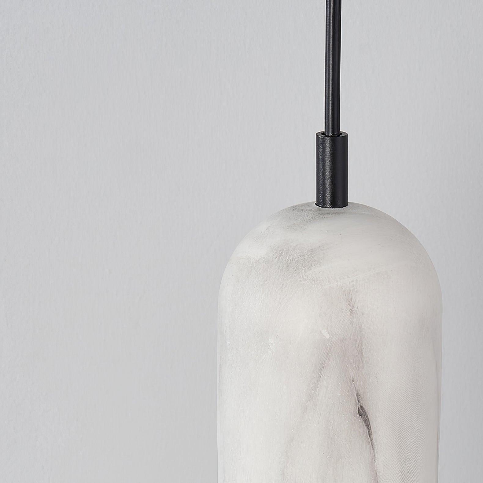 Maddy Pendnat Light - Blowlighting