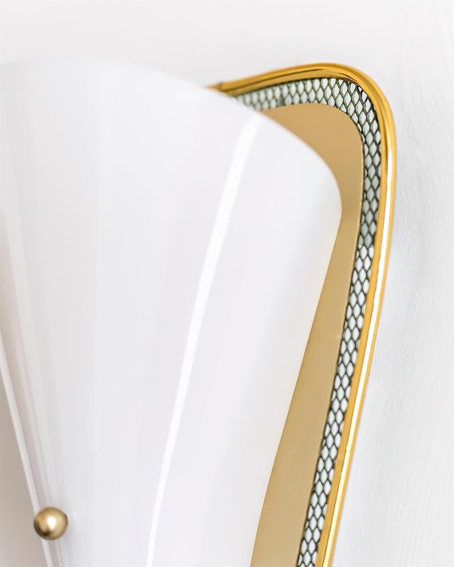 Marzio Sleek Sculptural Wall Lamp - Letslighting