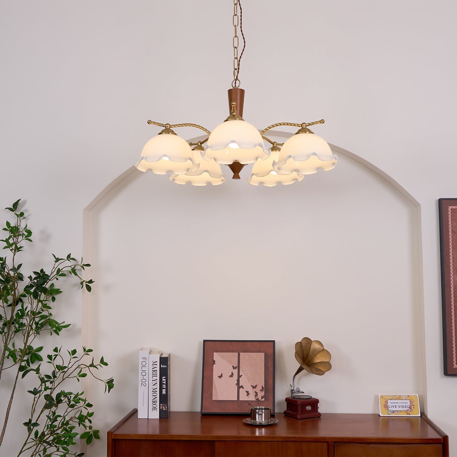 Daisy Vintage Glass Chandelier - Blowlighting