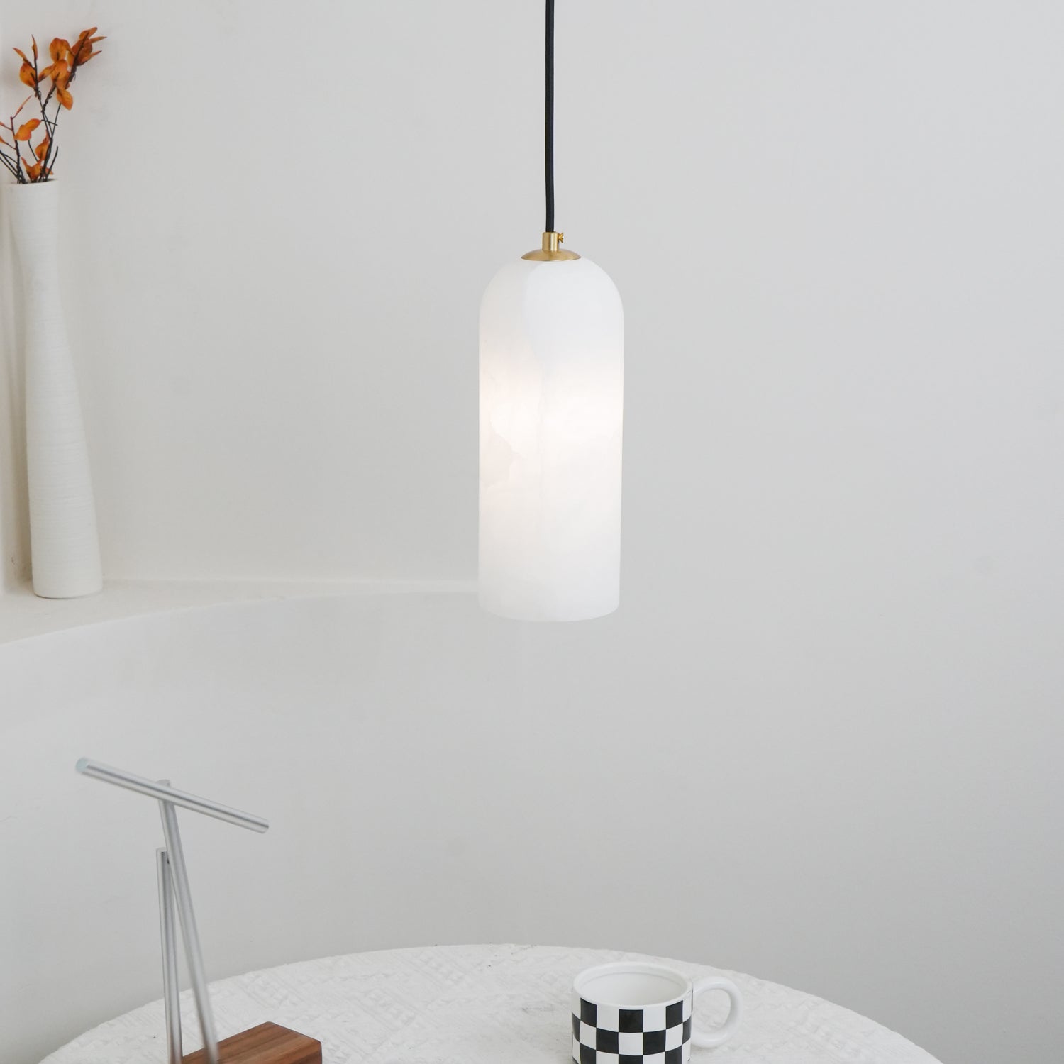 Zashayra Cylindrical Alabaster Pendant Light - Blowlighting