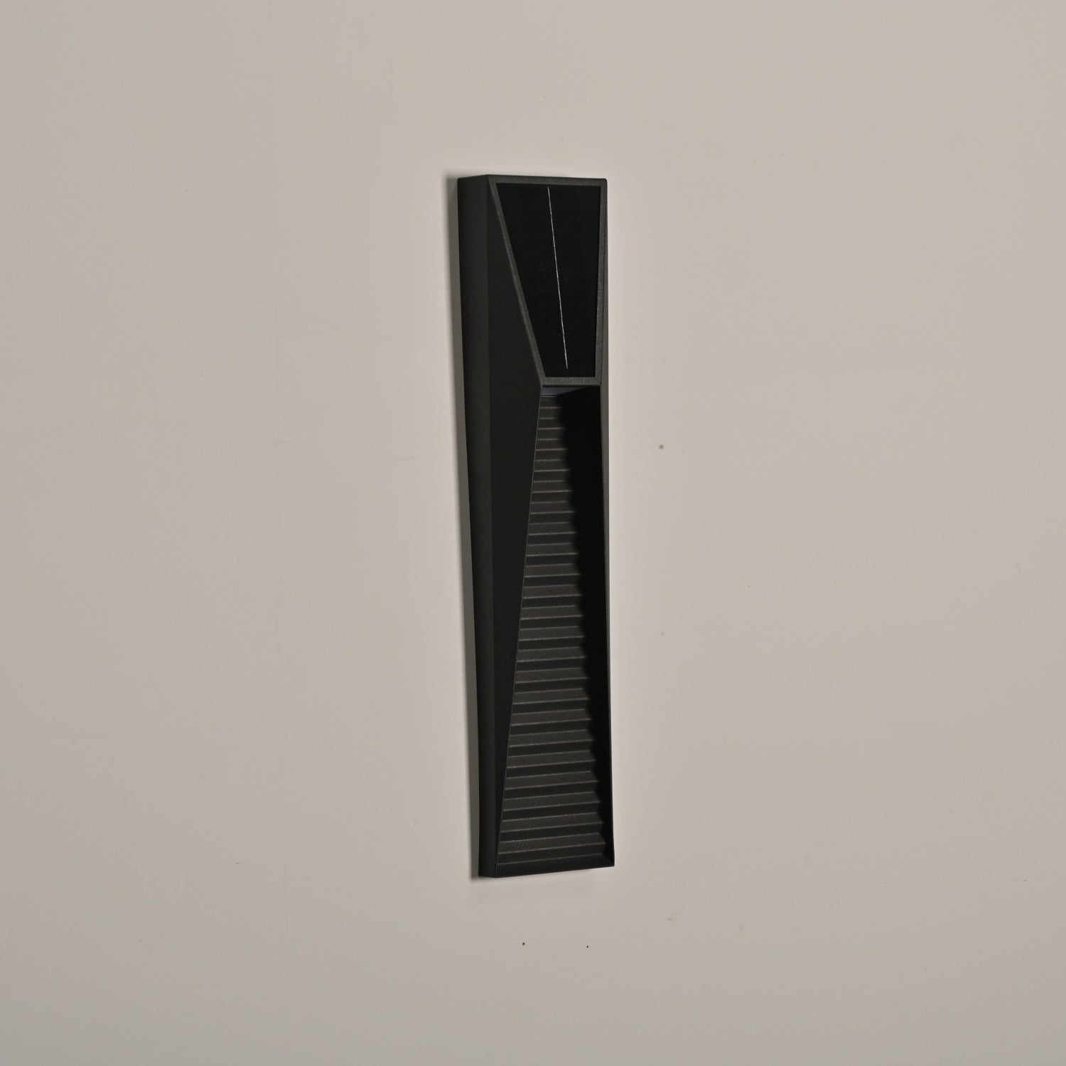 Obsidian Path Solar Outdoor Wall Light - Blowlighting