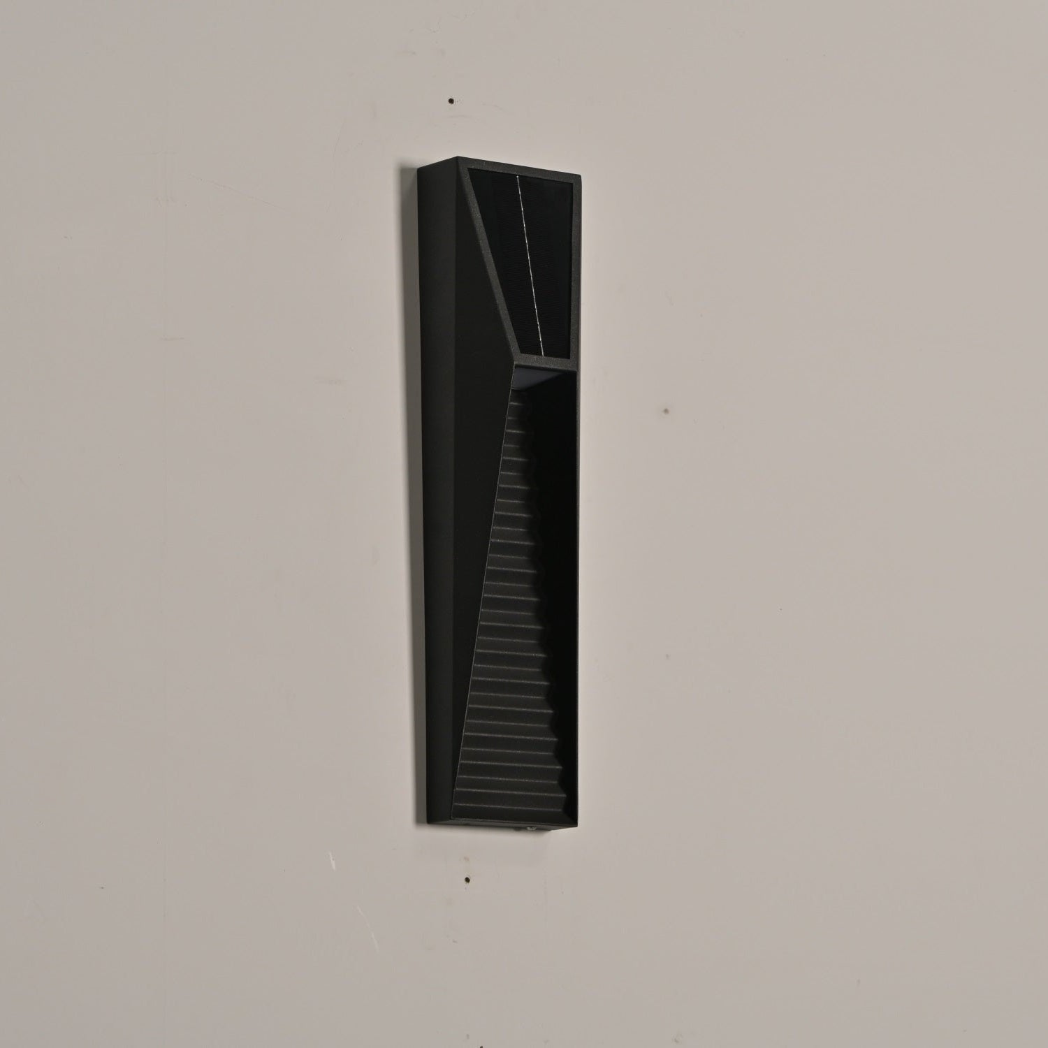 Obsidian Path Solar Outdoor Wall Light - Blowlighting