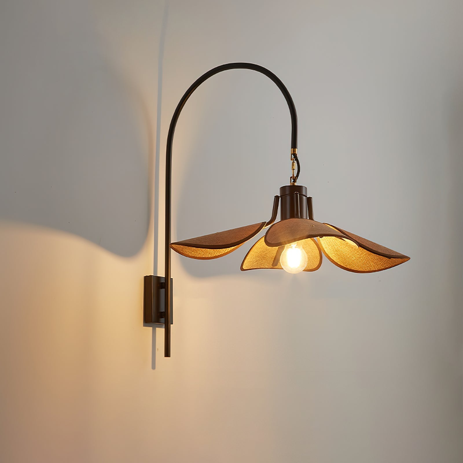 Petal Bloom Wall Lamp - Blowlighting
